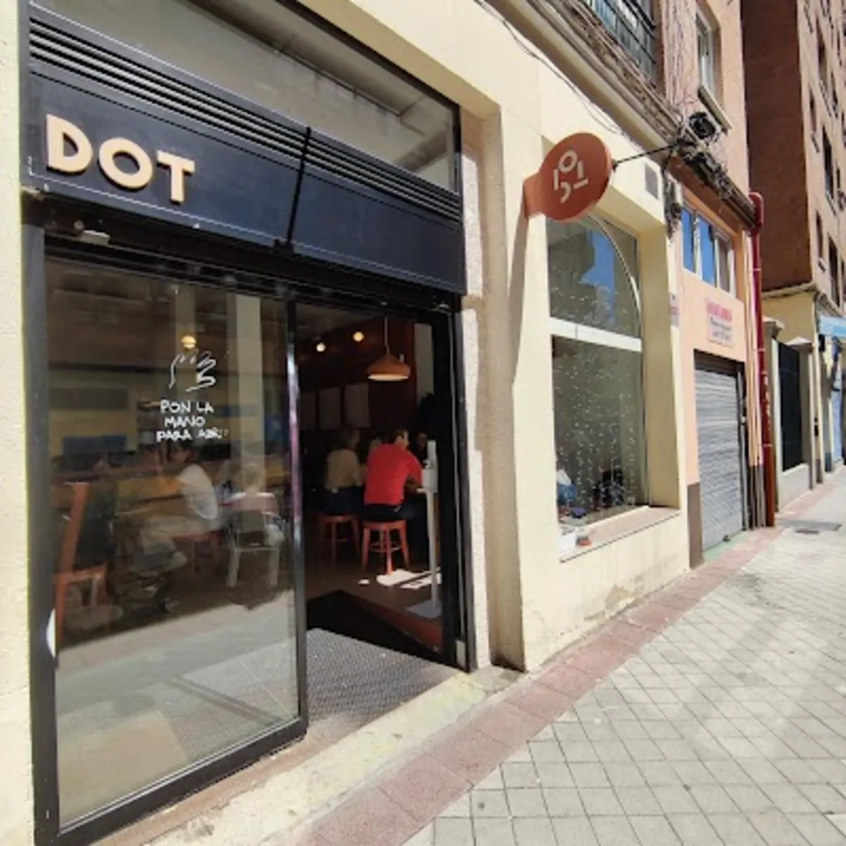 Dot Café Bar