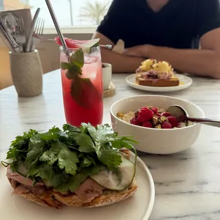 Liberty: food, coffee & wine, photo 3