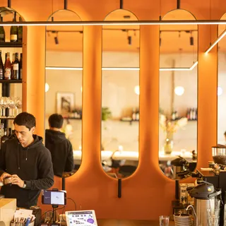 Pure & Naive wine bar+bistro, photo 4