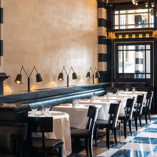 The Wolseley, photo 4
